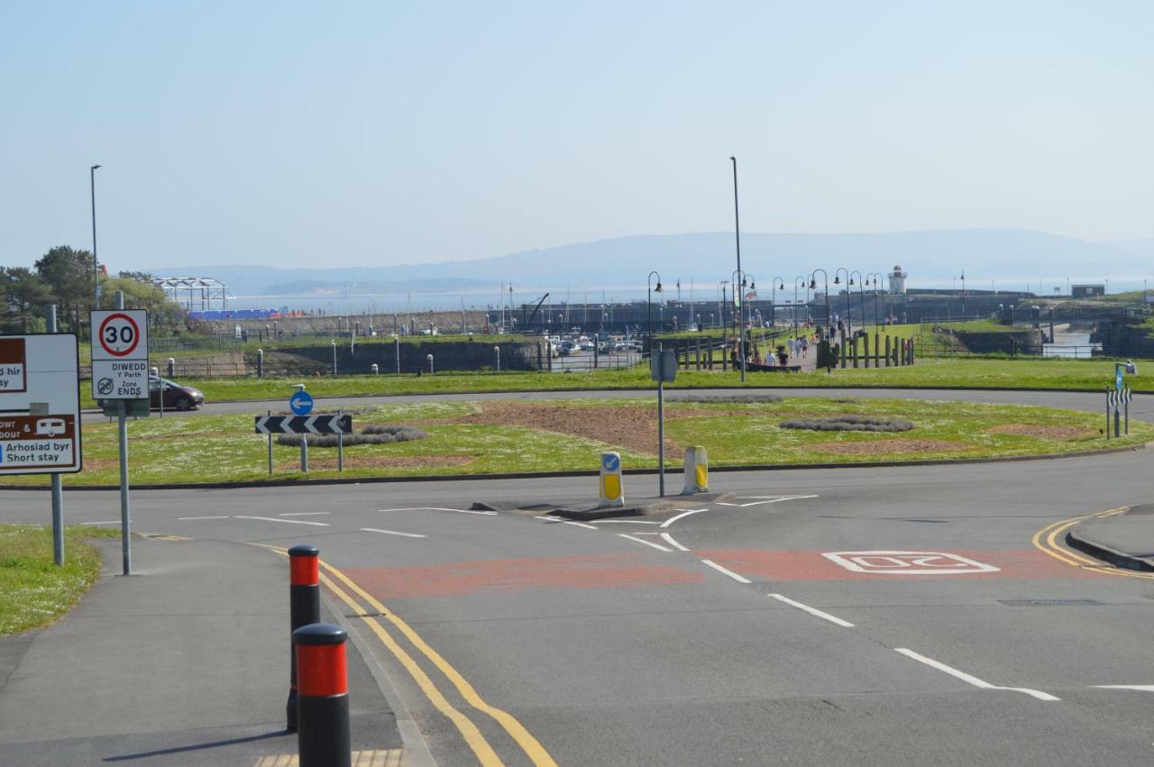 Caulfields Hotel Burry Port Exterior photo